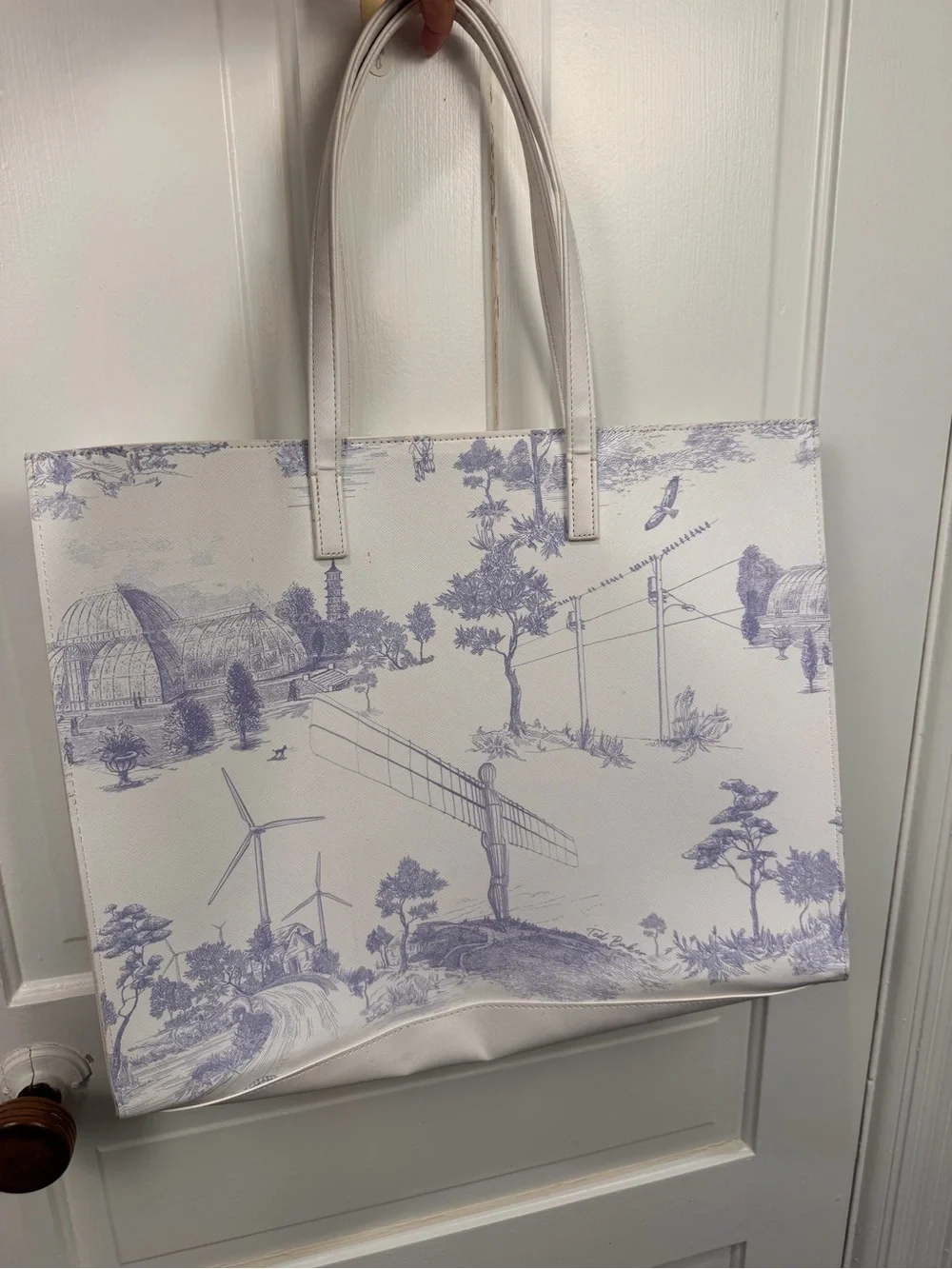 Ted Baker White Tote with Blue Scenic Print - Picture 5 of 7